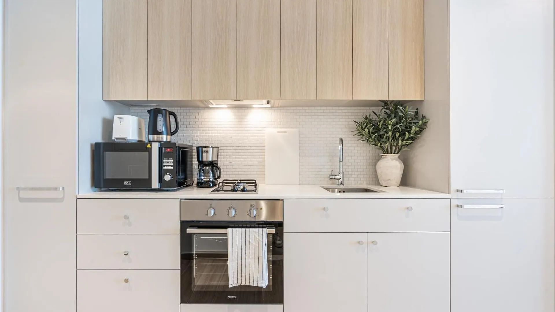 Premium Brand New Home With Incredible Facilities Dubai 0*,